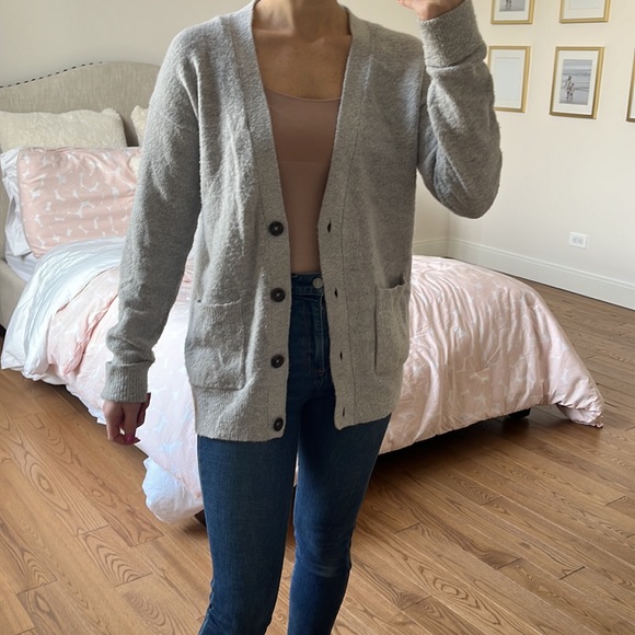 DEX - OVERSIZED LONG BUTTON DOWN CARDIGAN - Picture 2 of 15